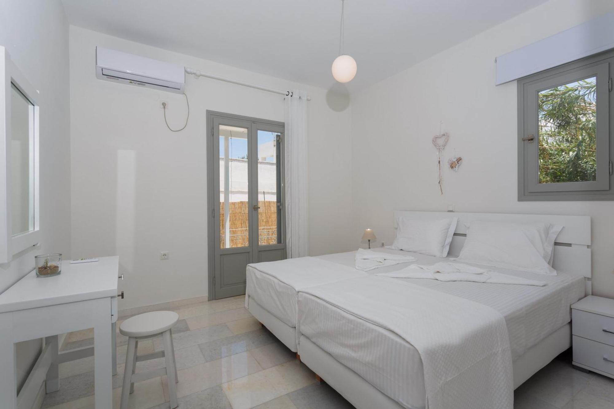 Heart Of Paros Apartments Bagian luar foto