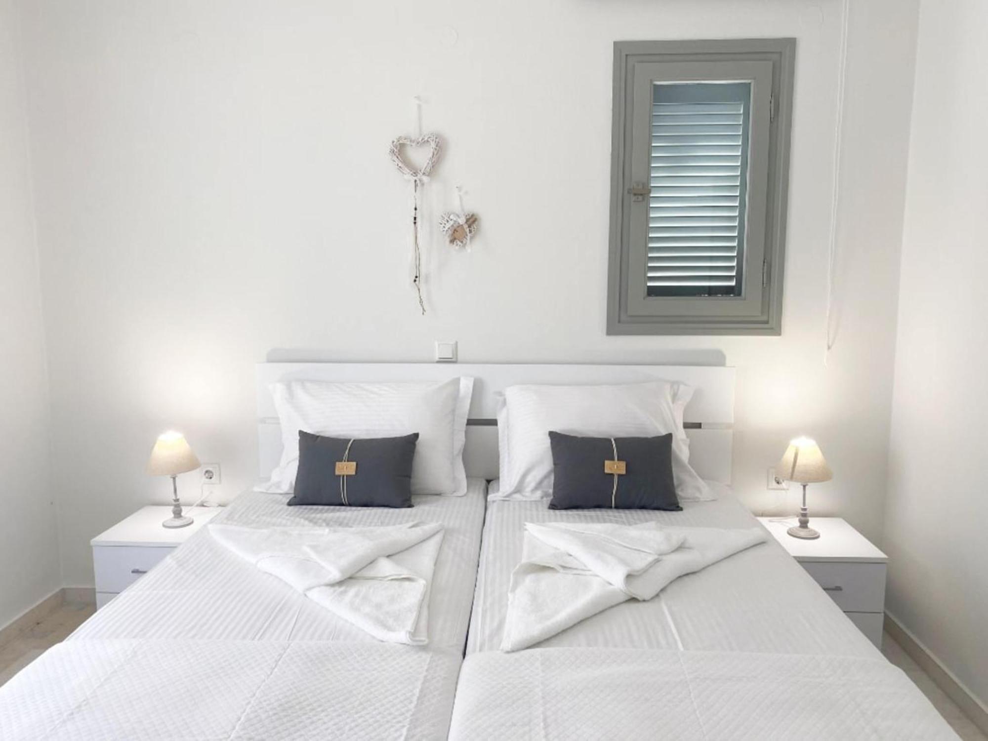 Heart Of Paros Apartments Bagian luar foto