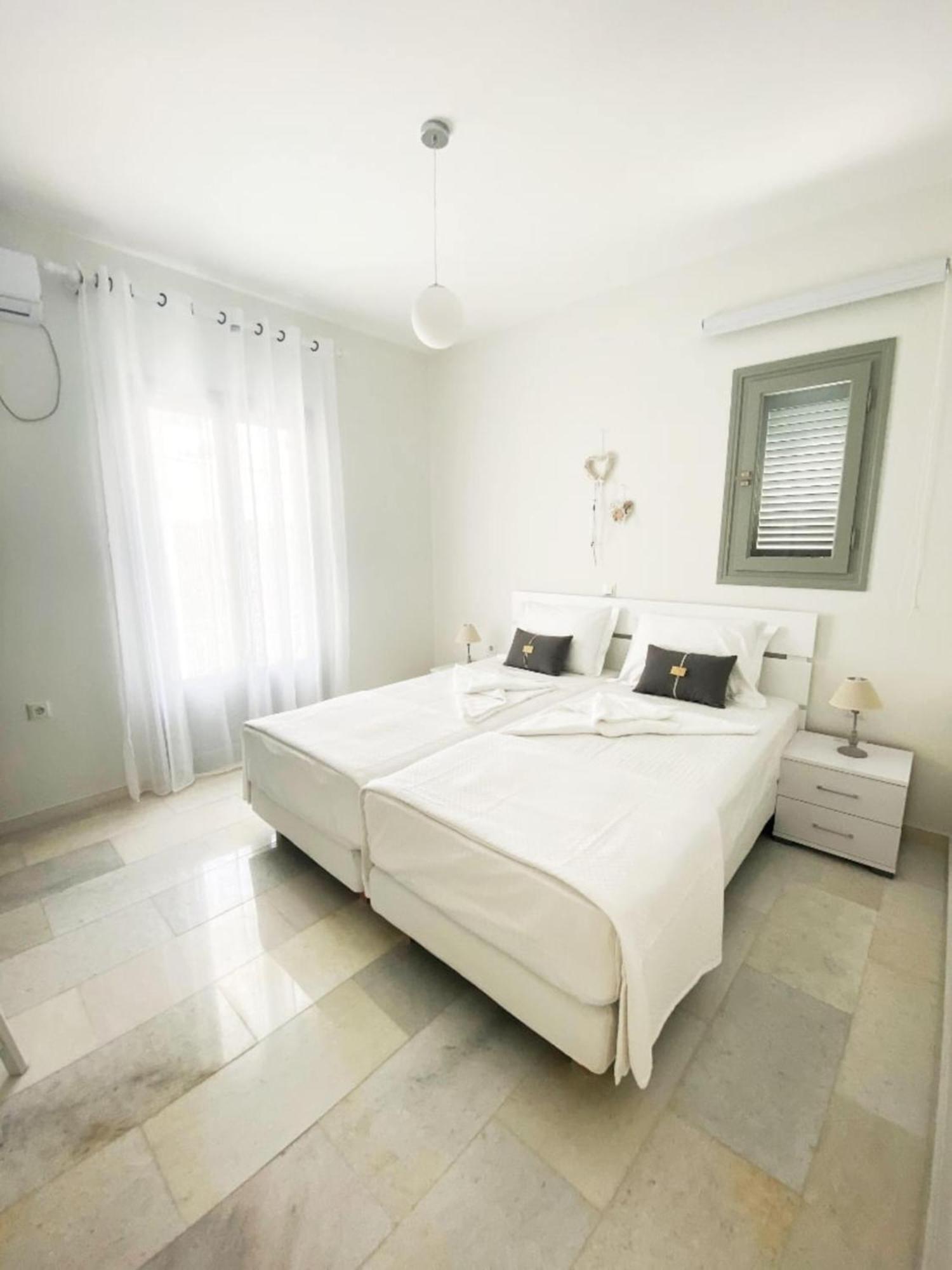 Heart Of Paros Apartments Bagian luar foto