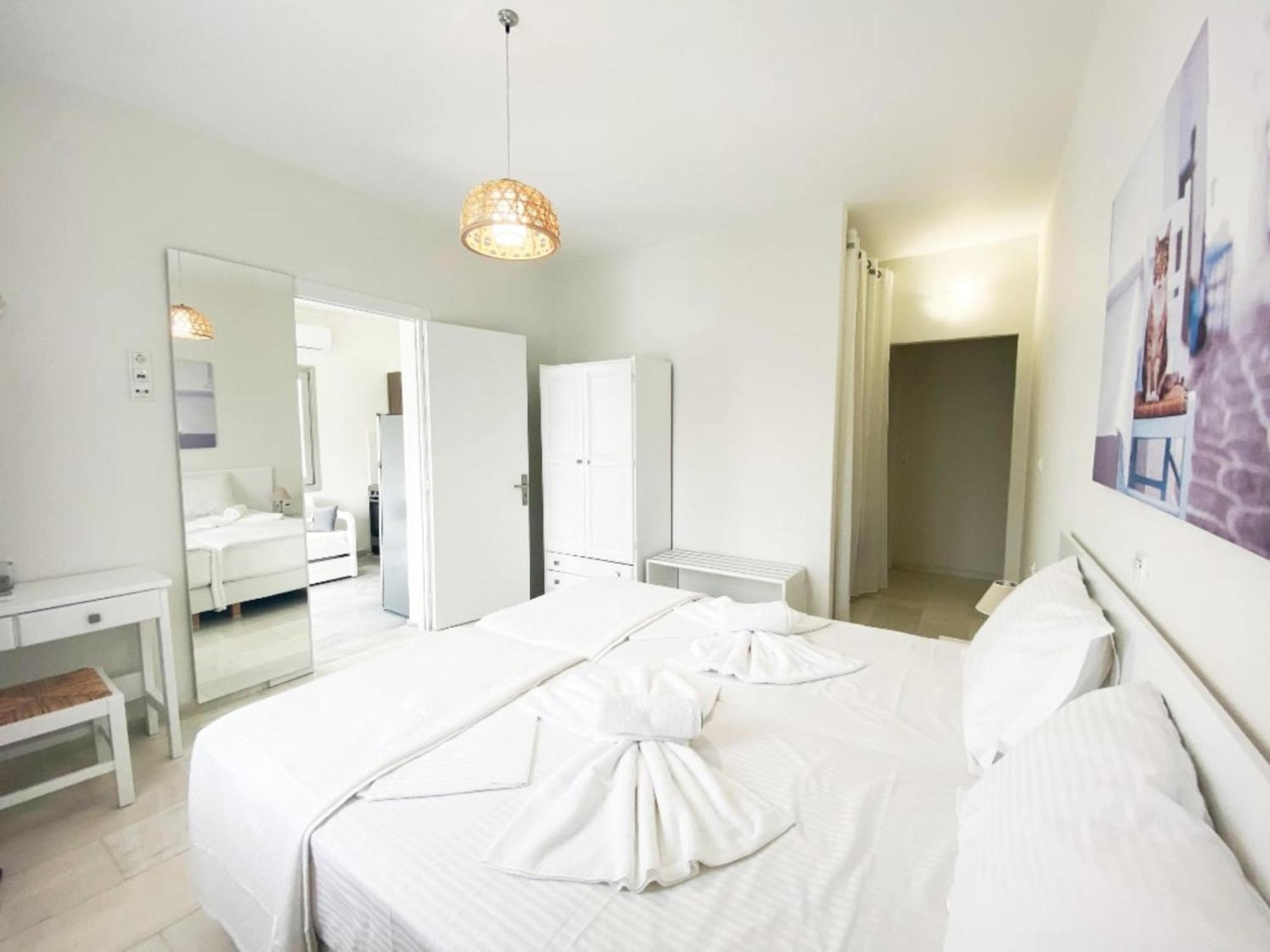 Heart Of Paros Apartments Bagian luar foto