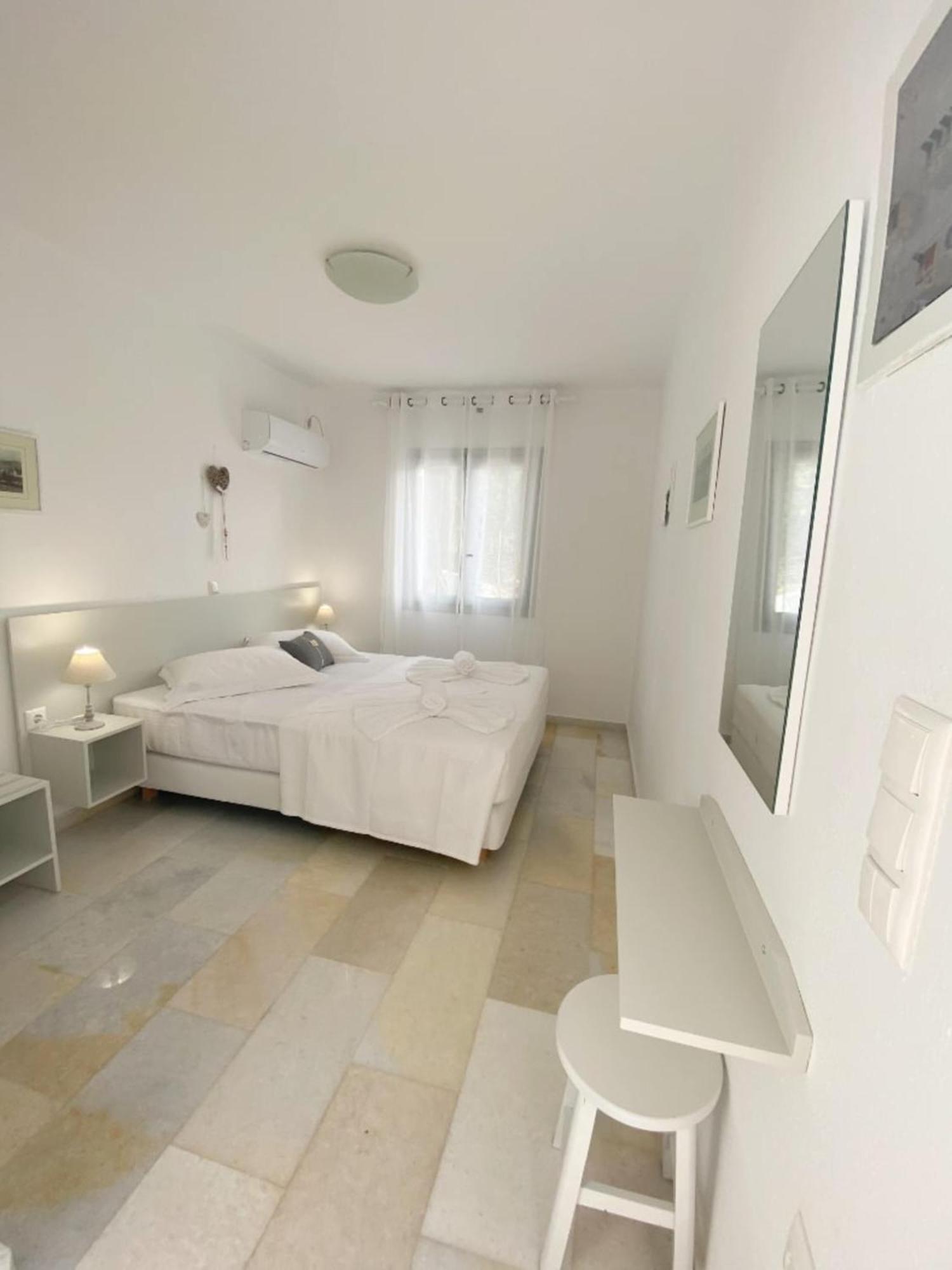 Heart Of Paros Apartments Bagian luar foto
