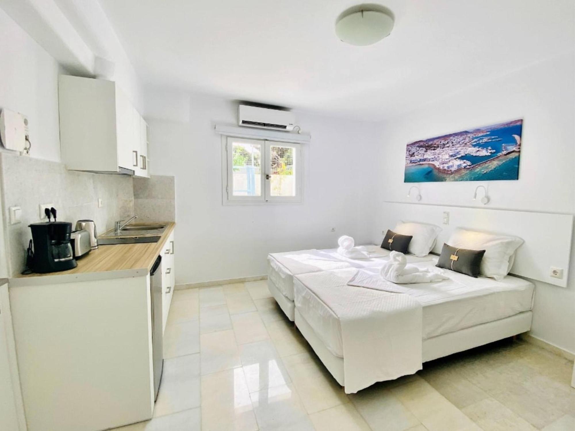 Heart Of Paros Apartments Bagian luar foto